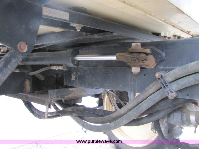 image for item 5138 1999 Willmar 6400 self-propelled sprayer