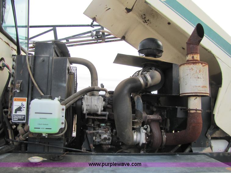 image for item 5138 1999 Willmar 6400 self-propelled sprayer