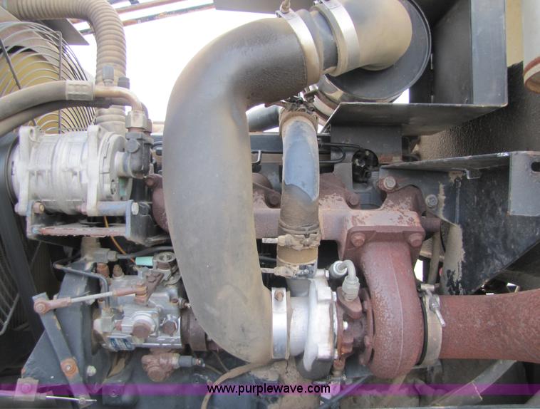 image for item 5138 1999 Willmar 6400 self-propelled sprayer