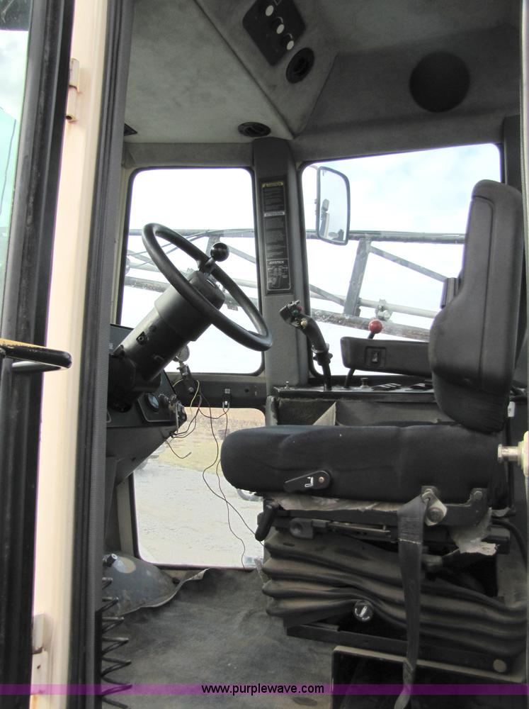 image for item 5138 1999 Willmar 6400 self-propelled sprayer