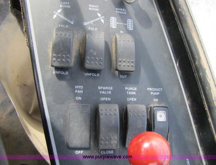 image for item 5138 1999 Willmar 6400 self-propelled sprayer