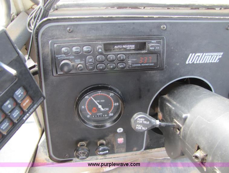 image for item 5138 1999 Willmar 6400 self-propelled sprayer