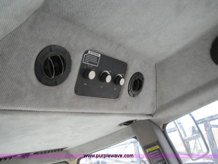 image for item 5138 1999 Willmar 6400 self-propelled sprayer