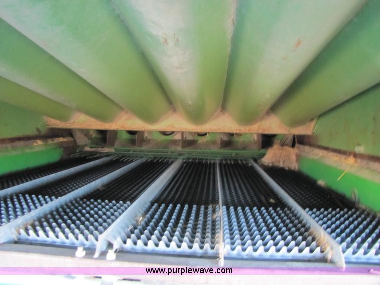 image for item 5142 1983 John Deere 7720 combine