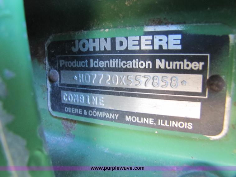 image for item 5142 1983 John Deere 7720 combine