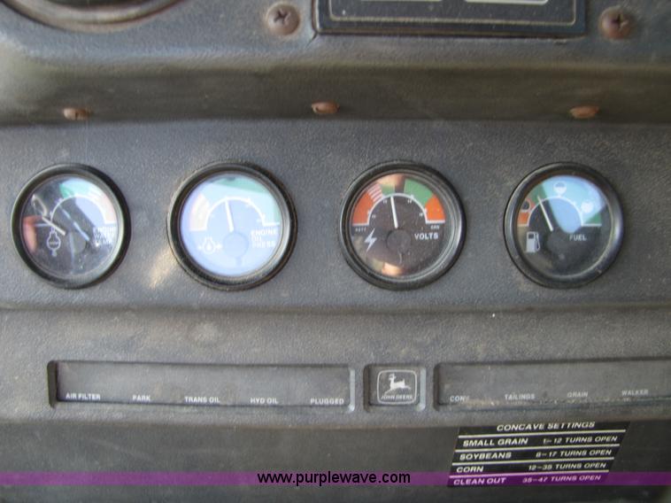 image for item 5142 1983 John Deere 7720 combine