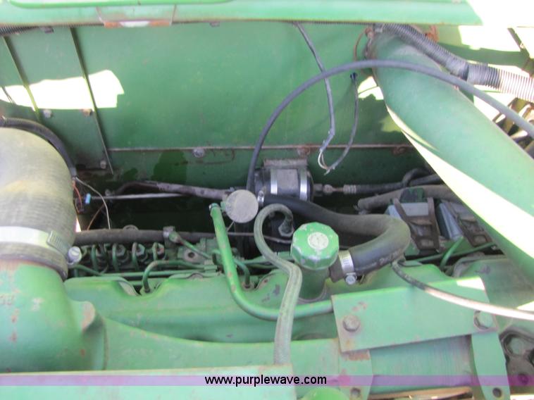 image for item 5142 1983 John Deere 7720 combine