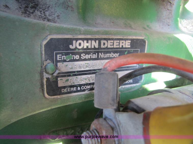image for item 5142 1983 John Deere 7720 combine