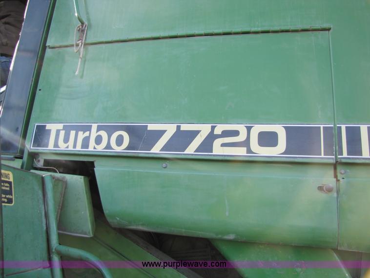 image for item 5142 1983 John Deere 7720 combine