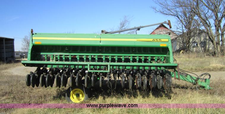image for item 5602 John Deere 455 drill