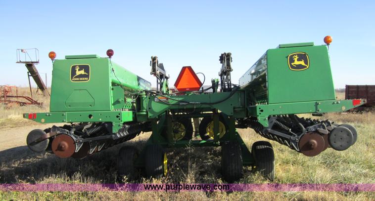 image for item 5602 John Deere 455 drill