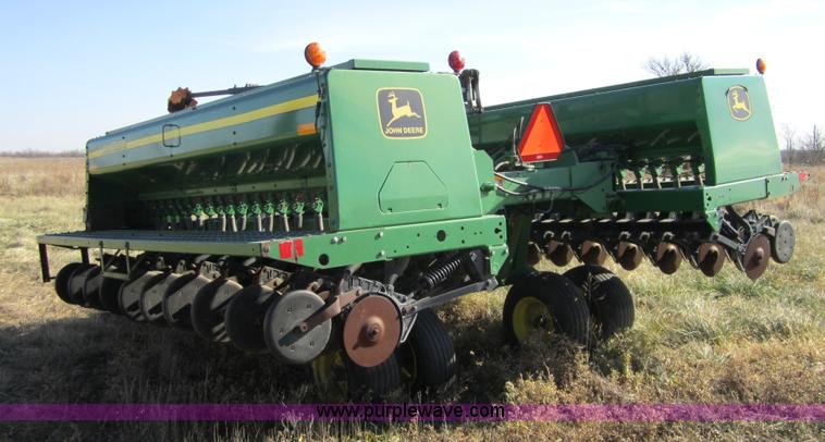 image for item 5602 John Deere 455 drill