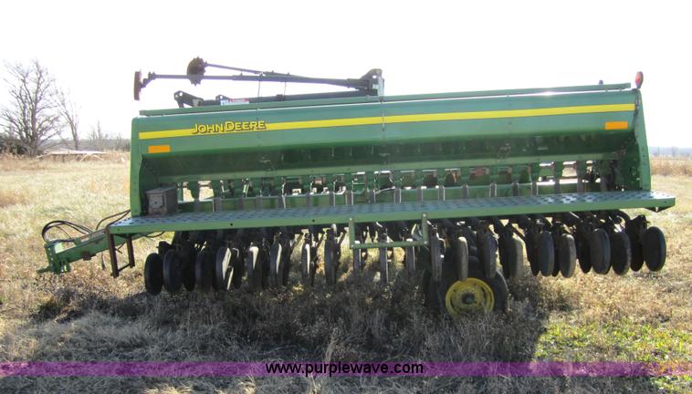 image for item 5602 John Deere 455 drill