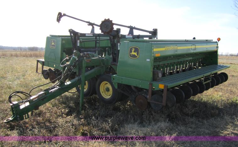 image for item 5602 John Deere 455 drill