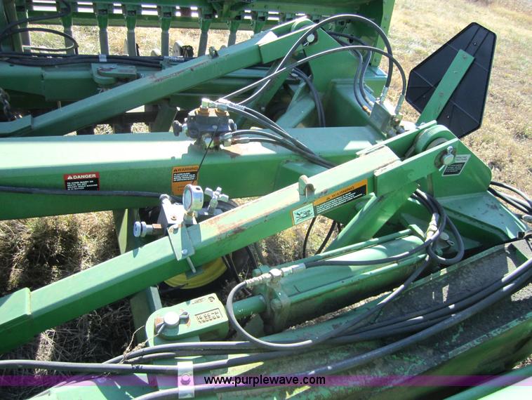 image for item 5602 John Deere 455 drill