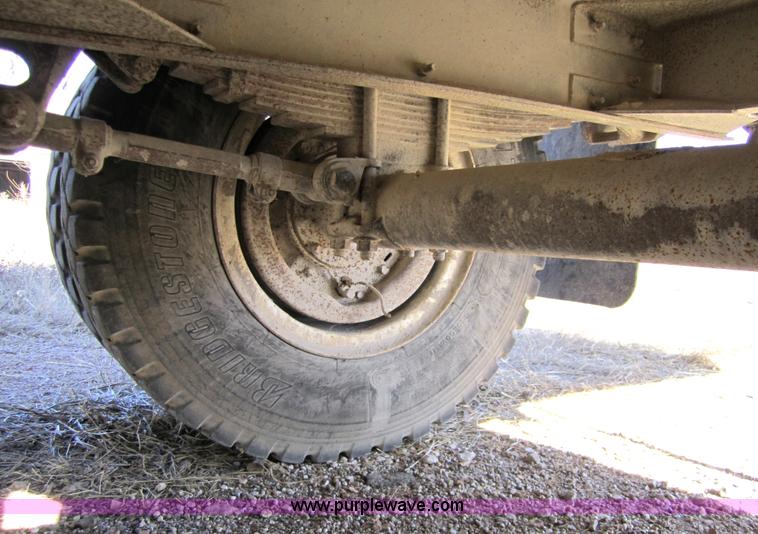 image for item 5604 1976 Chevrolet C65 grain truck