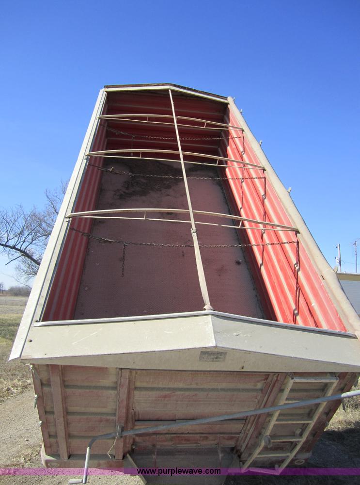 image for item 5604 1976 Chevrolet C65 grain truck