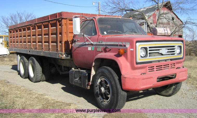 image for item 5607 1978 Chevrolet C65 grain truck