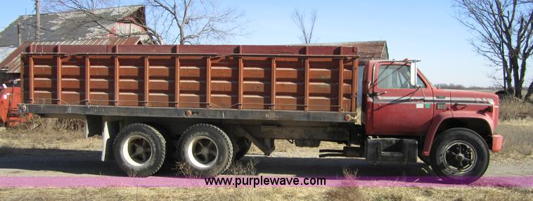 image for item 5607 1978 Chevrolet C65 grain truck