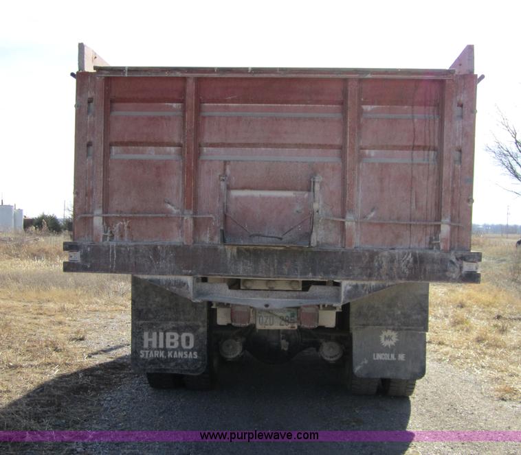 image for item 5607 1978 Chevrolet C65 grain truck