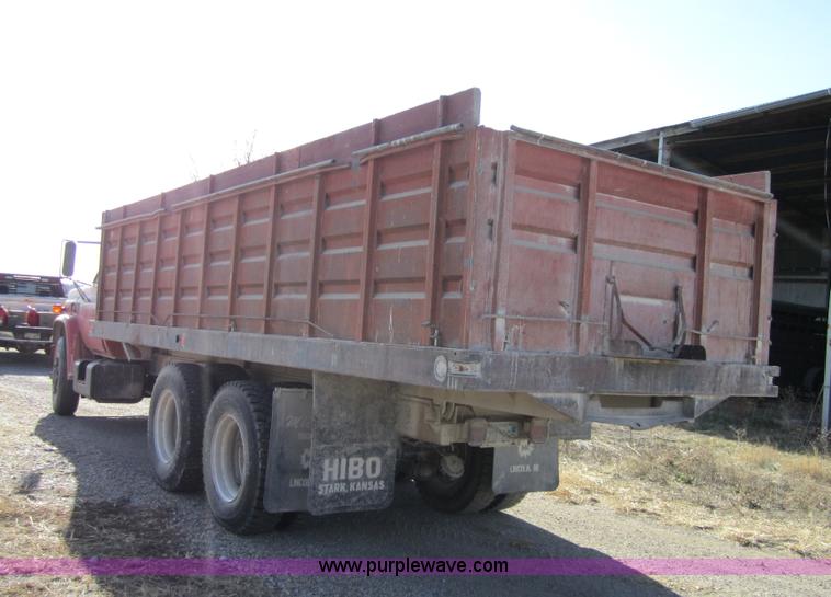 image for item 5607 1978 Chevrolet C65 grain truck