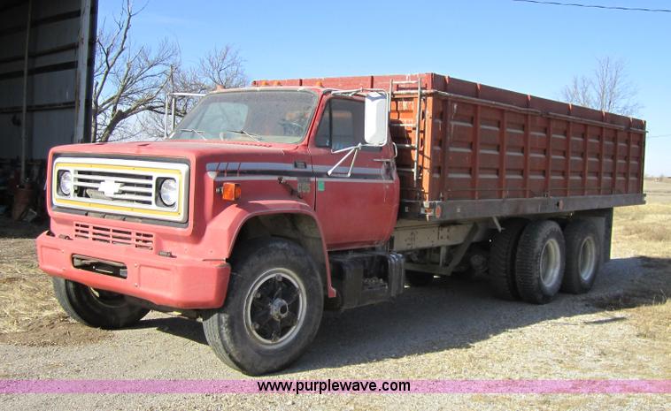 image for item 5607 1978 Chevrolet C65 grain truck