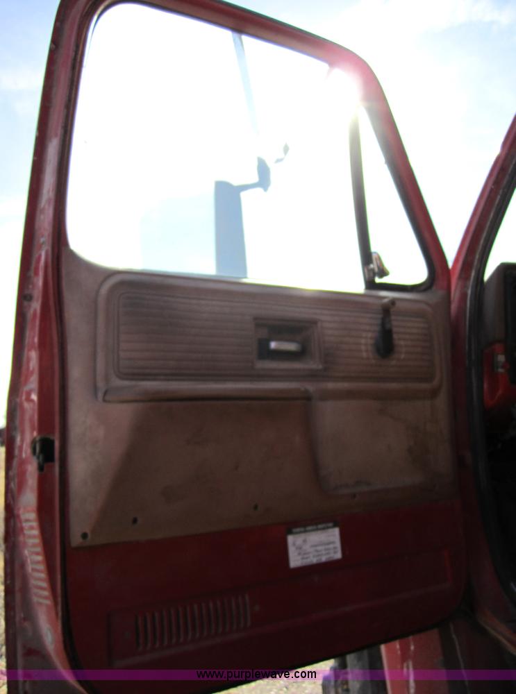 image for item 5607 1978 Chevrolet C65 grain truck
