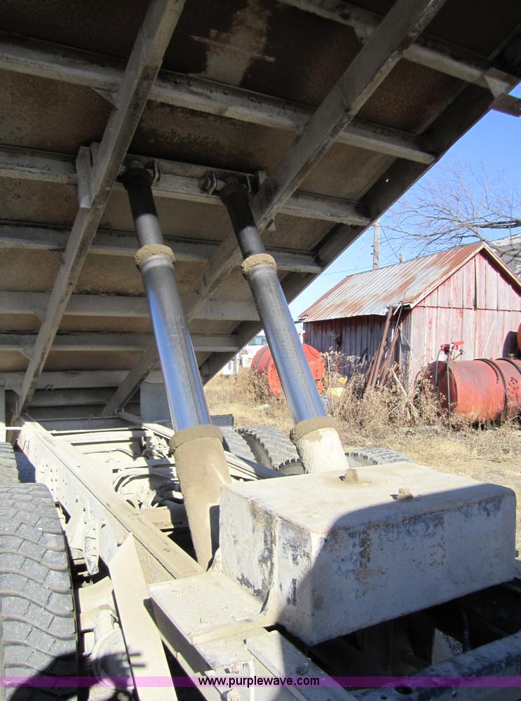 image for item 5607 1978 Chevrolet C65 grain truck