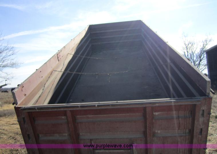 image for item 5607 1978 Chevrolet C65 grain truck