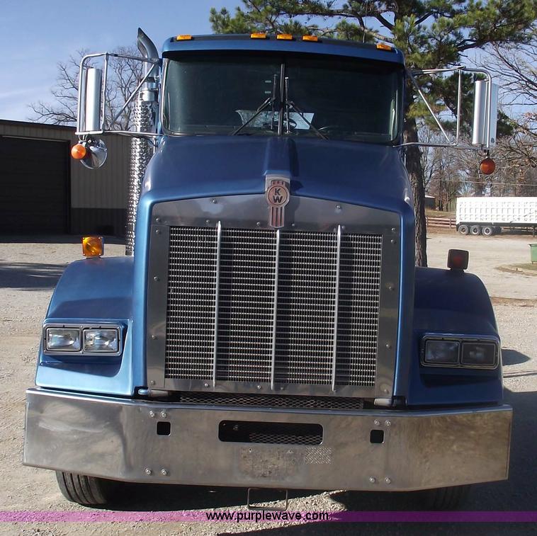 image for item 5958 2000 Kenworth T800 semi truck