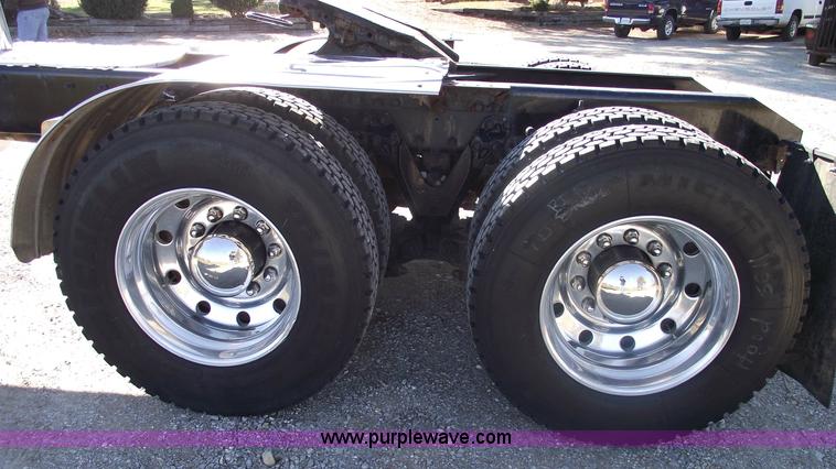 image for item 5958 2000 Kenworth T800 semi truck