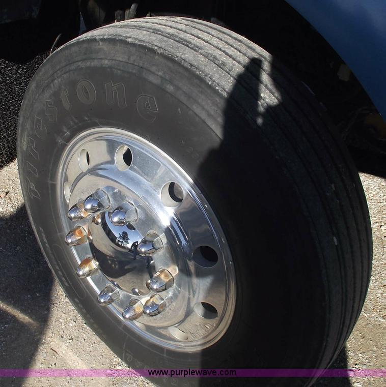 image for item 5958 2000 Kenworth T800 semi truck