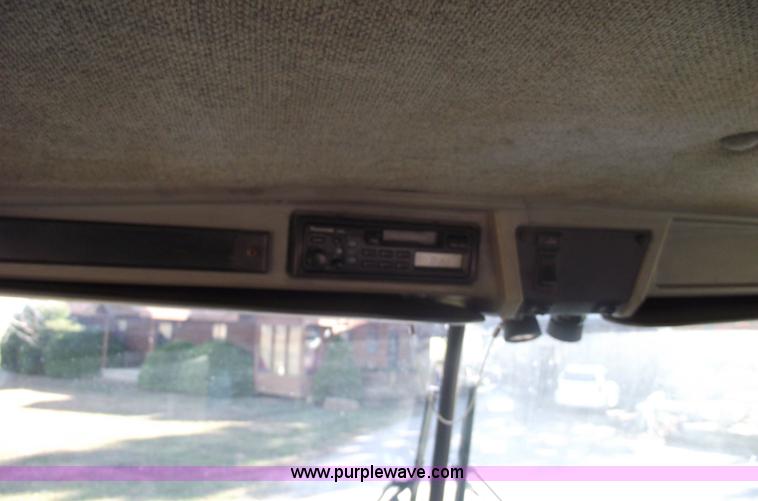 image for item 5958 2000 Kenworth T800 semi truck