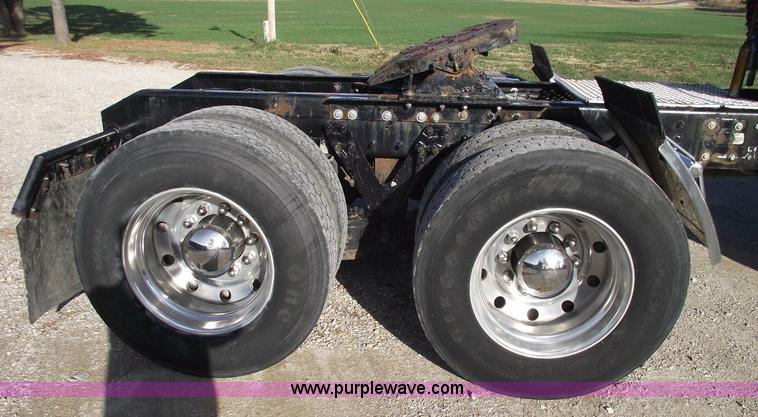 image for item 5959 1998 Kenworth T800 semi truck