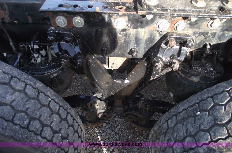 image for item 5959 1998 Kenworth T800 semi truck