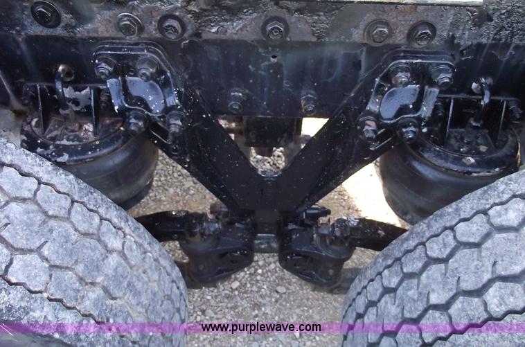 image for item 5959 1998 Kenworth T800 semi truck