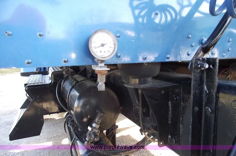 image for item 5959 1998 Kenworth T800 semi truck