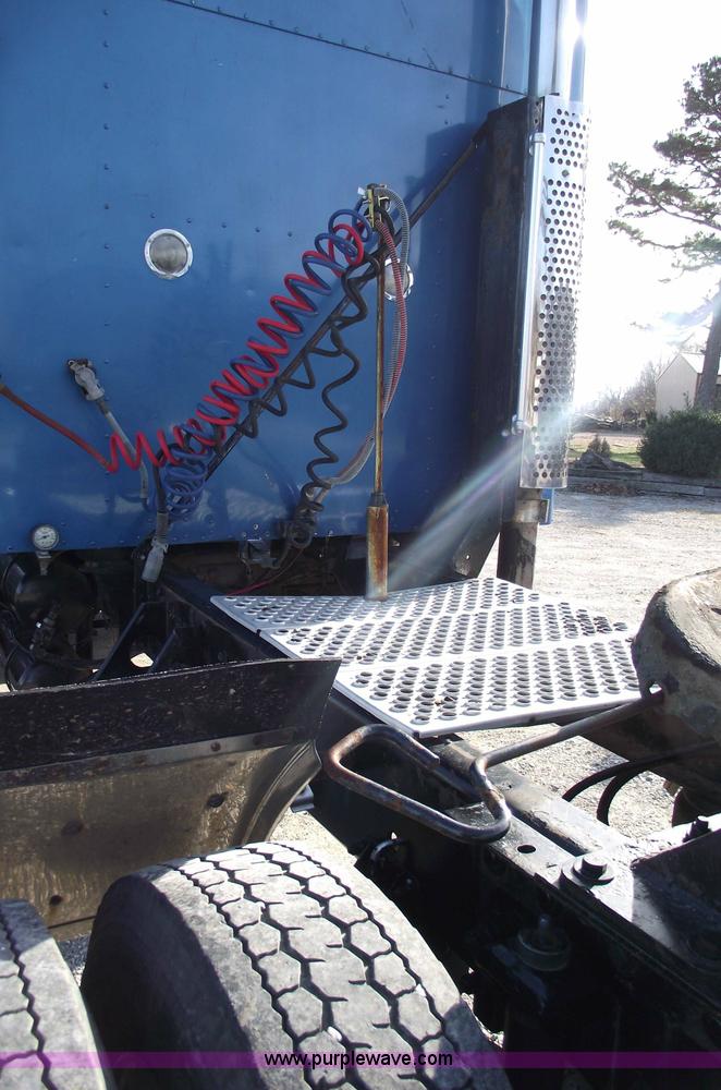 image for item 5959 1998 Kenworth T800 semi truck