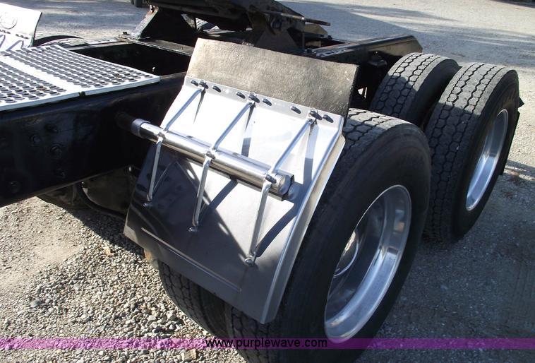 image for item 5959 1998 Kenworth T800 semi truck