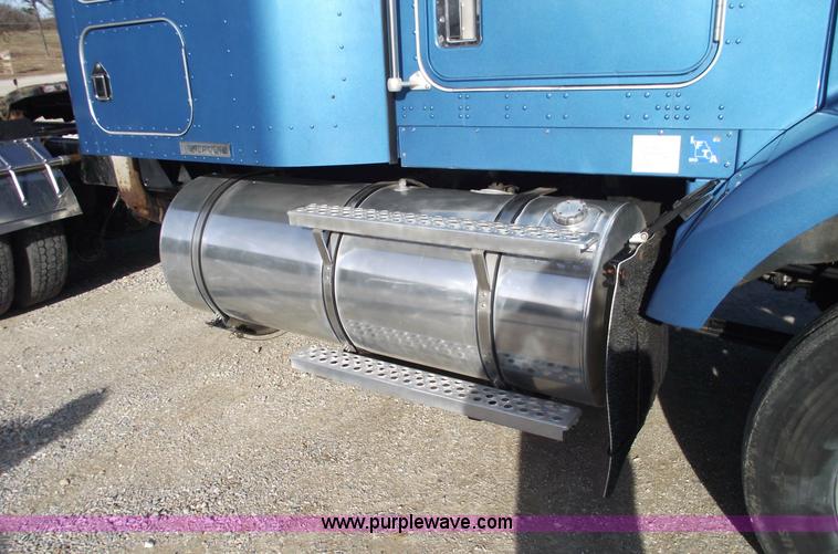 image for item 5959 1998 Kenworth T800 semi truck