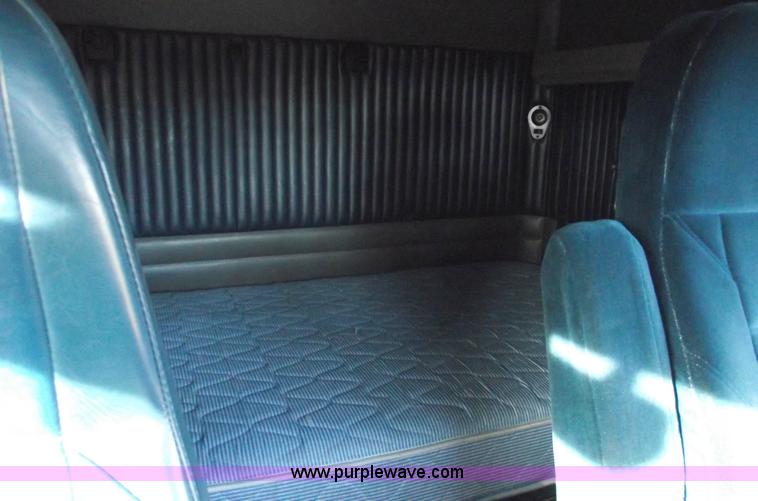 image for item 5959 1998 Kenworth T800 semi truck