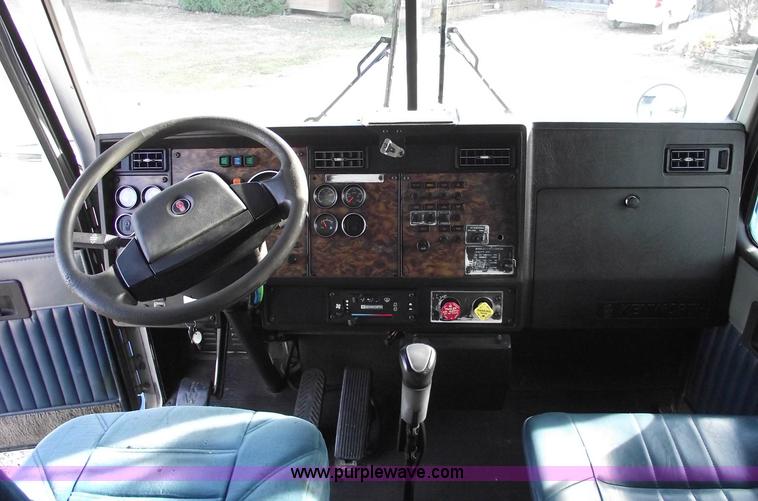 image for item 5959 1998 Kenworth T800 semi truck