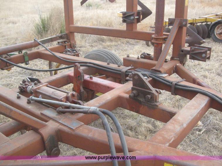 image for item 6281 Sunflower chisel plow