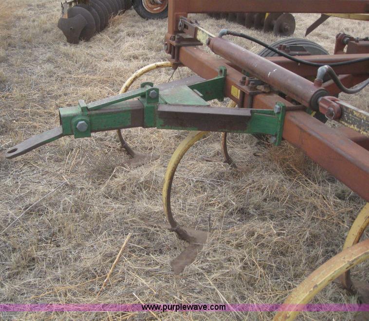 image for item 6281 Sunflower chisel plow
