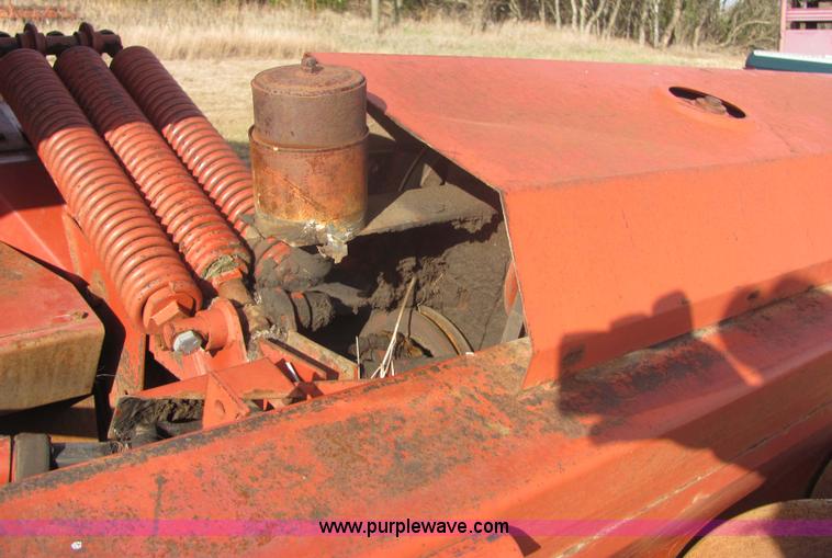 image for item 6692 Hesston 6450 self-propelled swather