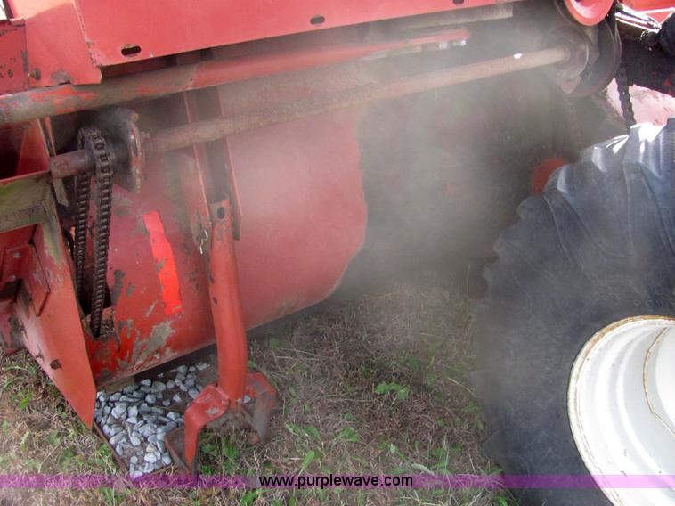 image for item 6692 Hesston 6450 self-propelled swather