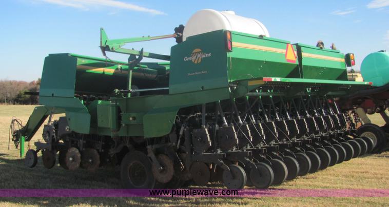 image for item 6706 Great Plains 3N-3010P 30' folding precision no-till drill