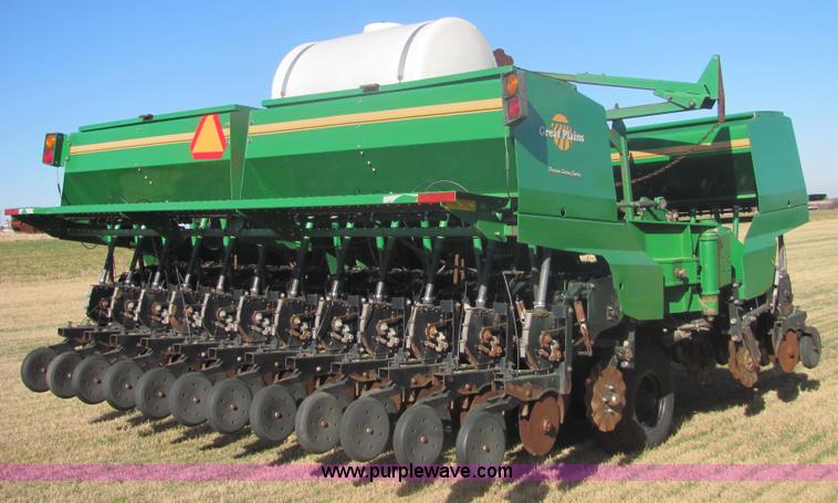 image for item 6706 Great Plains 3N-3010P 30' folding precision no-till drill