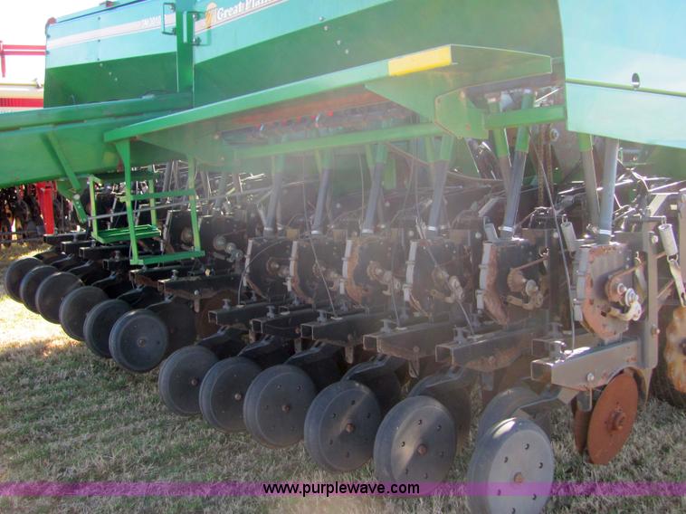 image for item 6706 Great Plains 3N-3010P 30' folding precision no-till drill
