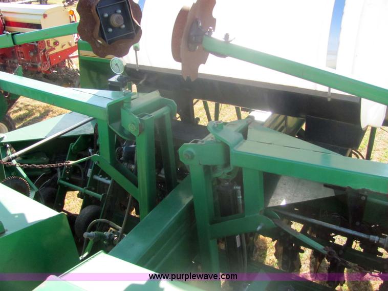 image for item 6706 Great Plains 3N-3010P 30' folding precision no-till drill